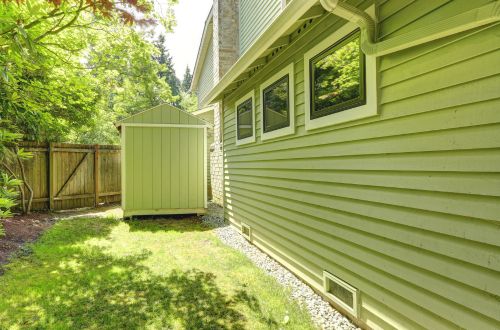 completed backyard shed painting project in Hayward California